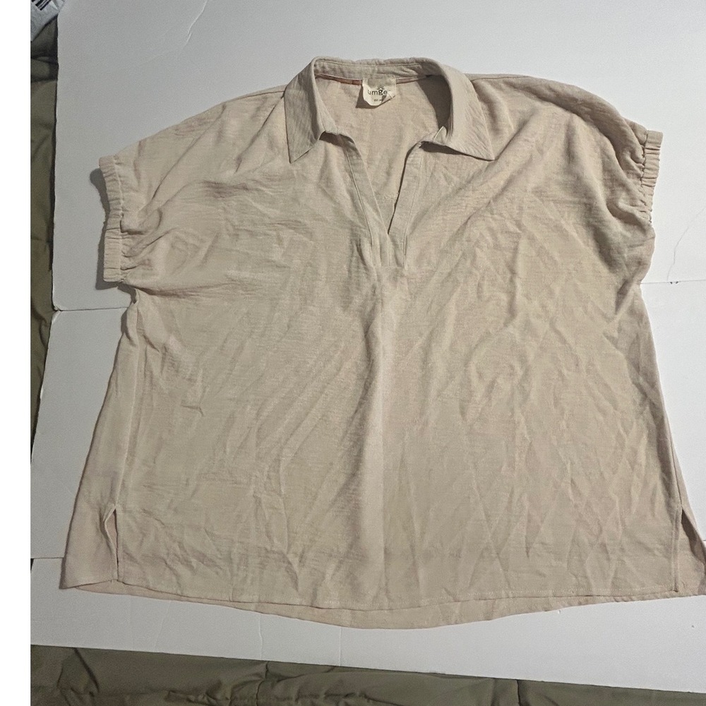 Umgee Womens Short Sleeve V-Neck Textured Blouse Beige Tan Size XL